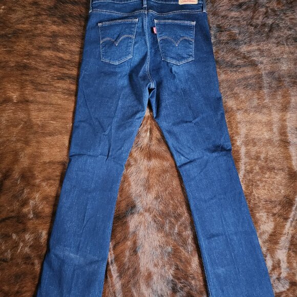 Women's Levi's Slim Bootcut Jeans: Size 31 - Picture 2 of 4